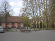 Blick nach Norden zur Gastst�tte Liliental im Sch�nberg am 15.4.2004