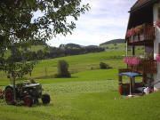 Blick vom Hanneslehof nach Westen gen Breitnau am 9.8.2005