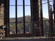 Blick von der Sternengalerie-Plattform �ber dem Glockenstuhl nach Osten zum Schlo�berg am 29.10.2005