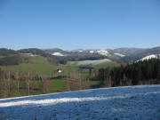 Blick vom Maierh�uslehof nach Nordenwesten zum Leistmacherhof am 6.4.2006