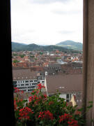 Blick nach S�den aus der Gl�cknerstube: Lorettoberg und Sch�nberg (rechts) am 6.7.2006