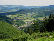 Blick vom Rappeneckweg/Abzweig Ochsenlager nach Nordosten ber Oberied ins Zastler (rechts) und Weilersbach (Mitte) am 7.6.2006