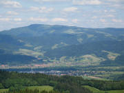 Tele-Blick vom Rappeneckweg nach Norden ber Kirchzarten und Stegen hoch zum Kandel am 7.6.2006
