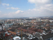 Blick nach Nordwesten �ber den Flugplatz (wei�es Schneefeld) zum Kaiserstuhl am 12.3.2006