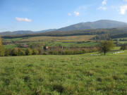 Blick vom Wanderparkplatz "Steinacker" an der Zizinger Gasse nach Osten �ber Zizingen zum Blauen am 2.11.2006