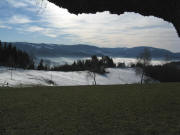 Blick nach S�den �ber den Lindenberg und das neblige Dreisamtal zu Feldberg (links) und Schauinsland (rechts) am 27.12.2007
