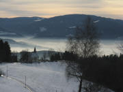 Tele-Blick vom Lindenberg �bers neblige Dreisamtal zu Rappeneck und Schauinsland am 27.12.2007