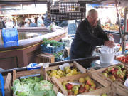 Karl Scherberger aus Denzlingen am 13.10.2007 beim Fischbrunnen