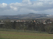Blick vom Marchh�gel am 5.3.2008 nach Westen �ber Hugstetten zum Kaiserstuhl