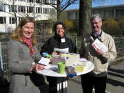 Freundliche und fundierte Auskunft zum Beteiligungshaushalt in Littenweiler am 29.3.2008 durch Petra Zinth�fner, Susanne Krehl und Fritz Auberle 