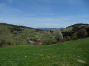 Blick nach Osten von der Passh�he "Eck 849 m" auf Neuenweg am 29.4.2010