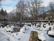 Blick nach Nordwesten im Friedhof Stegen am 3.12.2010 - Kolleg hinten