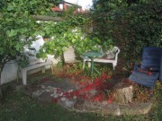 hummelhof1gartenecke131003