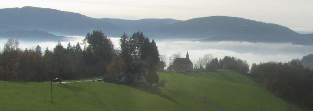 Lindenberg bei St.Peter am 15.11.2014: Blick über den Nebel zum Schauinsland