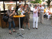 Gisela Heizler-Ries (Dorfblatt), Anke Ruth-Klumbies (Auferstehungsgemeinde) und Wolfgang Wegmann (Salzladen) am 5.7.2008 beim Dorffest - von links