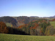 Blick von Wolfsteige nach Nordwesten zum Lindenberg, Eckpeterhof und St. Peter