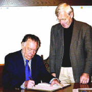 Hansj�rgen Wussow mit B�rgermeister Rohrer in St.Peter 12/2003