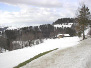 Blick nach westen zum Sch�nbachhof mit M�hle (links) am 1.2.2004