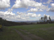 Blick vom Kreuzmooshof nach Nordosten bis zum Rohrhardsberg am 21.8.2004
