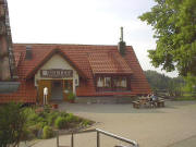 Blick nach Westen zum Hofladen des Gehrihofs am 25.5.2004