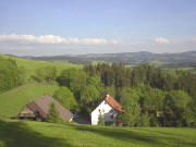 Blick nach Osten über den Heitzmannhof am 24.5.2004