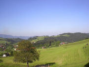 Blick nach Südwesten über den Steingrubenhof zum Hornberg am 24.5.2004