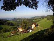 Blick nach Westen �ber den Kapfenhof und Oberibental zu St. Peter am 18.9.2004 