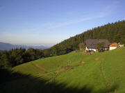 Blick nach Westen vorbei am Kapfenmathishof bis hin zum Dreisamtal am 18.9.2004