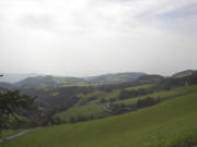 Blick vom Kapfenmathishof nach Westen auf St.Peter am 10.9.2004 kurz vor einem Gewitter