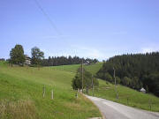 Blick vom Kapfenmathishof nach Osten zu Kapfenh�usle und Schneiderh�usle (links)