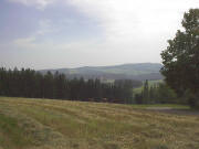 Blick vom Kernewiesenhof nach S�dosten auf St.M�rgen kurz vor einem Gewitter am 10.9.2004
