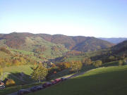 Blick nach S�dwesten auf Oberwieden am 23.10.2004 - im Sp�therbst leuchten die Buchen rostrot