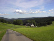 Blick nach S�dosten �ber den F�rsatzhof ins Siedelbach am 9.8.2005