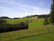 Blick nach Nordosten zum Hinterberghof am 9.8.2005
