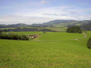 Blick nach Nordwesten �ber den Steigweg bis St.Peter am 5.8.2005 - links Rotenbauernhof
