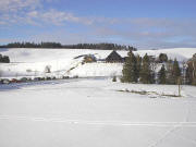 Blick nach Norden zum R��le am 8.2.2005 - links Pkws des Lifts