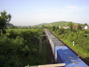 Blick nach S�denzum Batzenberg von der Zug�berf�hrung zwischen Ebringen und Wolfenweiler nach S�den - oben links Pfaffenweiler