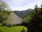 Blick nach Norden �bers Antoniush�usle und Zastlertal zum H�usleberg (rechts) und Jockelesh�usle (links) am 27.5.2005