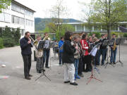 Jugendorchester - Blick nach Norden im Schulhof des RSS Littenweiler