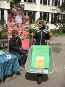 Projekt Kunzenhof am 29.4.2006 im Schulhof Littenweiler