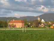 Blick nach Osten zur Talvogtei und Kirche Kirchzarten am 29.4.2006 gegen Abend