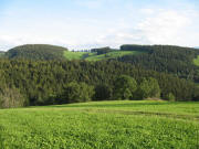 Blick vom Bayerh�usle nach S�dosten �ber den S�gendobel zu Heitzmanns Bergh�usle am 23.8.2006