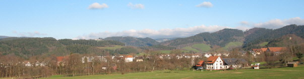 Blick über Birkenhof-Siedlung und Thomashof in Burg-Höfen (rechts) nach Norden zum Lindenberg am 21.12.2006