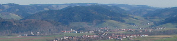 Blick vom Kamelberg nach Nordosten über Zarten und Stegen zu den Höhen um St.Peter am 22.12.2006