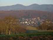 Blick nach Nordosten �ber Riedlingen zum Blauen und Schlo� B�rgeln am 1.12.2006