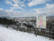 Blick von den Herdemer Wiesen na h S�dwesten bis hin zum Sch�nberg