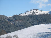 Blick von Vörlinsbach (Küchlebauernhof) übers Zastler zum Häusleberg am 26.2.2006 - links Jockeleshäusle