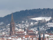 Tele-Blick vom Lorettoberg nach Norden zum Freiburger M�nster und Herdern am 1.3.2006