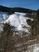 Blick nach Westen �ber Aftersteg zum Skihang Langmattlift am 9.1.2006