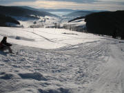 Blick vom Haberjockelshof Schw�rzenbach nach S�den zum Titisee und Feldberg (rechts) am 7.1.2006